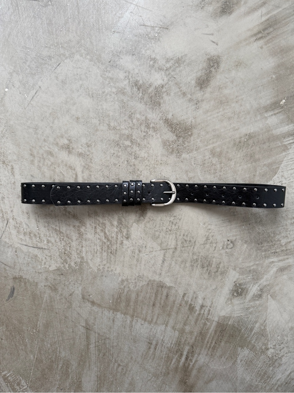 Black Studded Men's Leather Belt - Picture 3 of 9